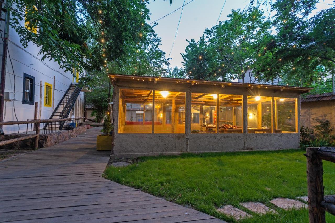 Hostel Koisha Biškek Exteriér fotografie
